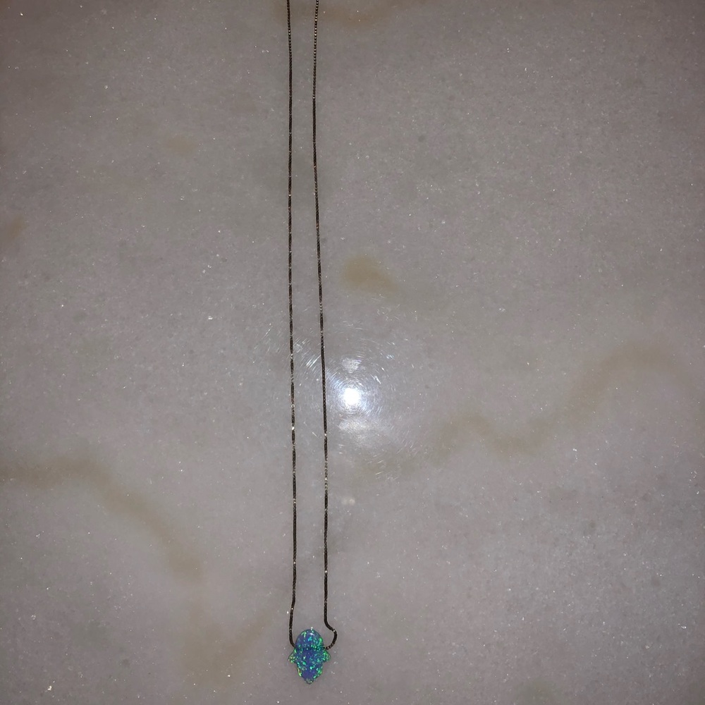 Blue hand of god necklace - Picture 2 of 3